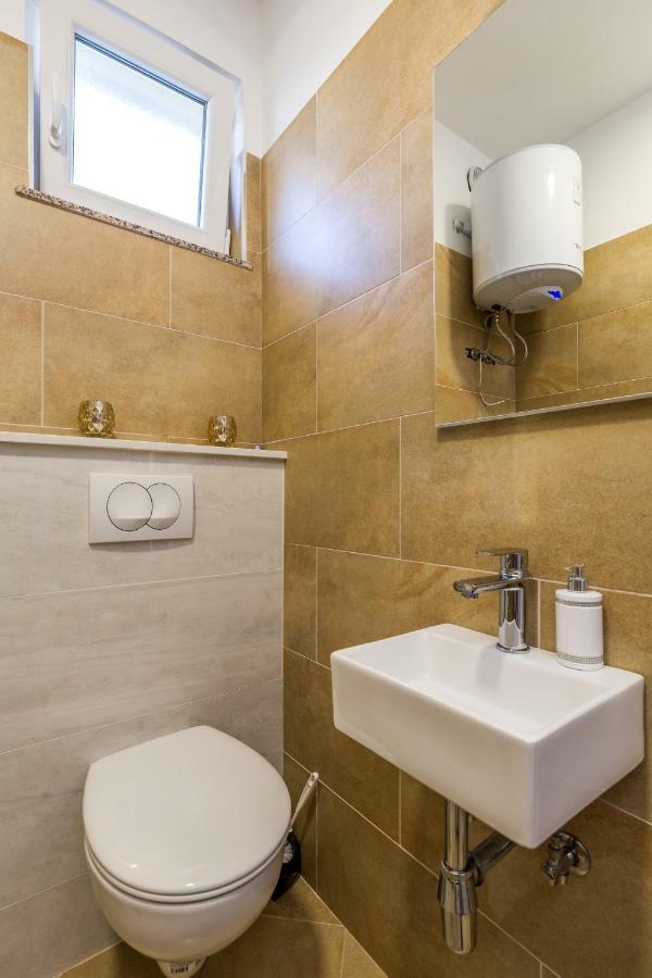 Ferienwohnung klein aber fein Rijeka Exterior foto